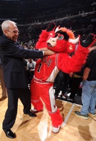 PHOTO Ralph Lawyer Choking Benny The Bull