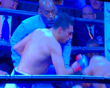 PHOTO Refs Eyes Popping Out Of His Head When He Thought Thurman Was Going To Go Down