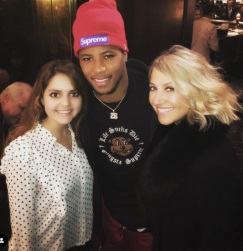 PHOTO Chicks Take Picture With Saquon Barkley Not Knowing Who He Is