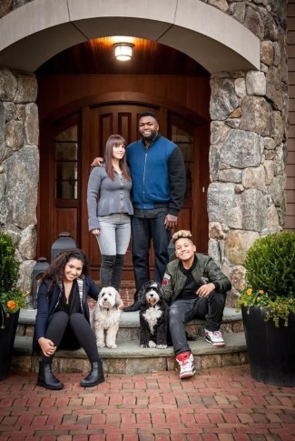 PHOTO David Ortiz With His Wife And Two Kids