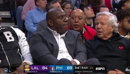 PHOTO Robert Kraft Sitting Next To Magic Johnson At Lakers 76ers Game