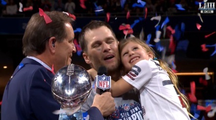 PHOTO Tom Brady's Daughter Enjoying The Celebration Smiling Entire Time