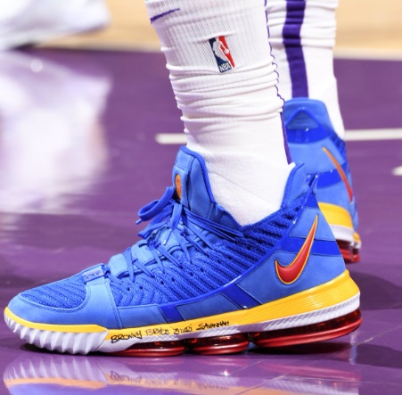 PHOTO Lebron Wearing Superman Nike's Tonight