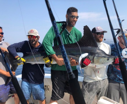 PHOTO Tim Duncan Holding A Marlin