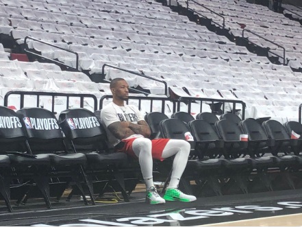 PHOTO Damian Lillard Sitting On Bench 5 Hours Before Game With Arms Crossed Ready For Game 5