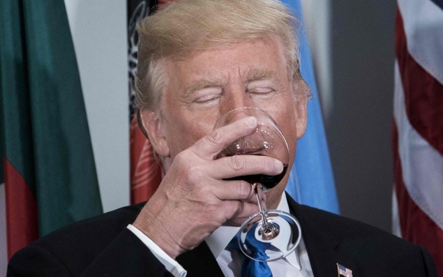 PHOTO Donald Trump Drinking Diet Coke Out Of A Wine Glass