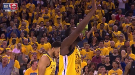 PHOTO Draymond Green Waves Goodbye After Pat Beverley Is Ejected