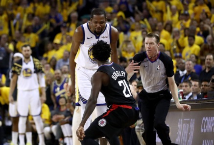 Priceless Photo Kevin Durant Looking Over Pat Beverley Smiling Like Goliath After Ejection