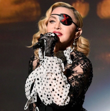 PHOTO Madonna Looks 30 Years Old At BBMA Wearing Eye Patch