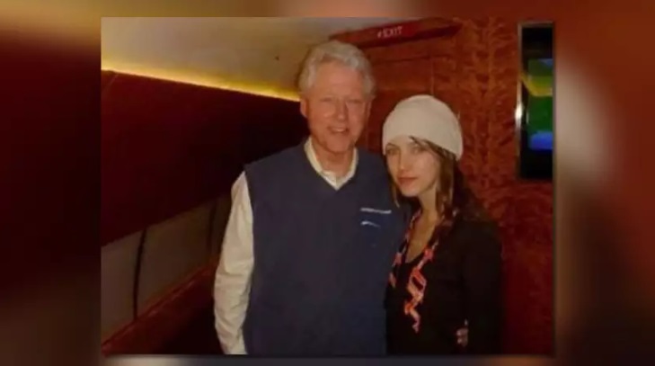 PHOTO Bill Clinton And Rachel Chandler On Jeffrey Epstein's Private Plane