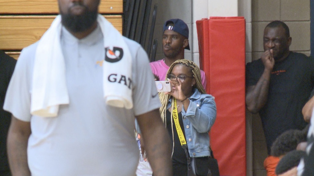 PHOTO Chris Paul The Moment He Found Out He Was Traded To OKC Standing In Corner At Peach Jam With Sour Face