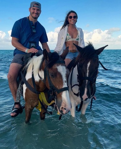 PHOTO Mitchell Trubisky's Flaming Hot Girlfriend Riding A Horse In The Ocean