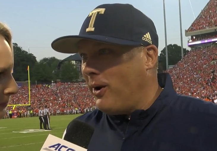 PHOTO Georgia Tech Coach Wearing Hat With Just A Golden T On It