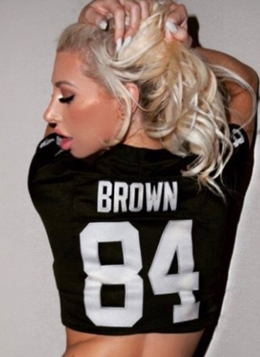 PHOTO Antonio Brown's New Blonde Girlfriend