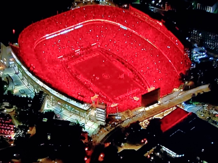 PHOTO Georgia Bulldogs Sanford Stadium Turned Red With Lights