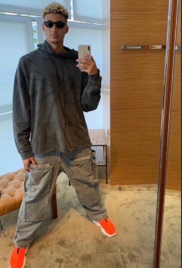 HOTO Kyle Kuzma Dressed Like An Undercover Special Agent