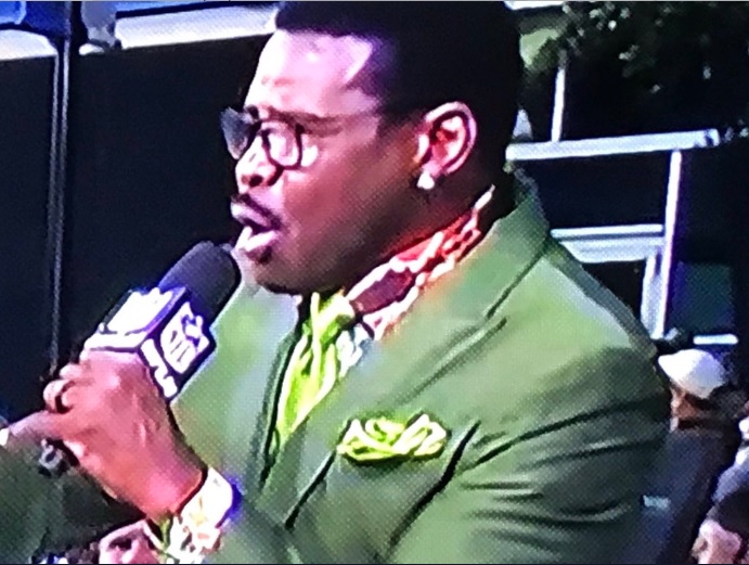 PHOTO Michael Irvin Dressed Like The Black Joker On NFL Network