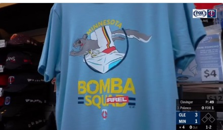 PHOTO Minnesota Twins Bomb Squarrel T-Shirts