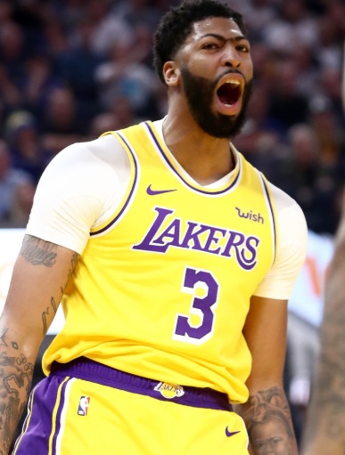 PHOTO Anthony Davis Roaring In A Lakers Uniform After Big Score