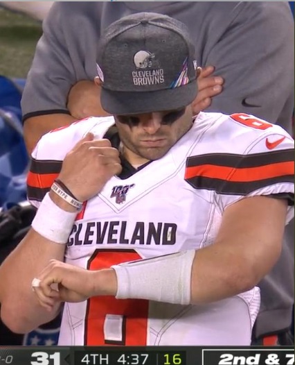 PHOTO Baker Mayfield Looking At His Play Sheet On His Arm After Getting Benched