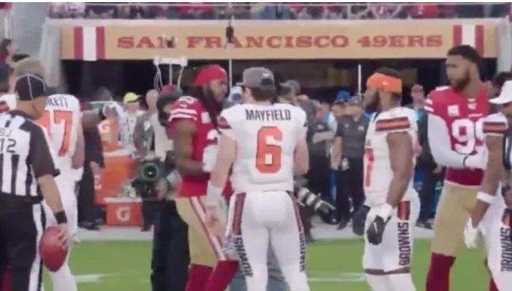 PHOTO Richard Sherman Shaking Hands With Baker Mayfield