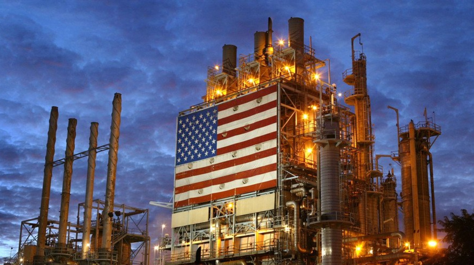 PHOTO American Flag On Oil Refinery In Texas Near Mexico Border