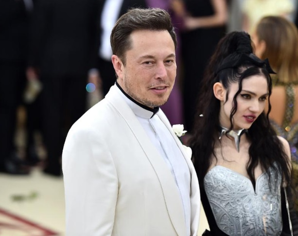 PHOTO Elon Musk Out And About With Ugly Model