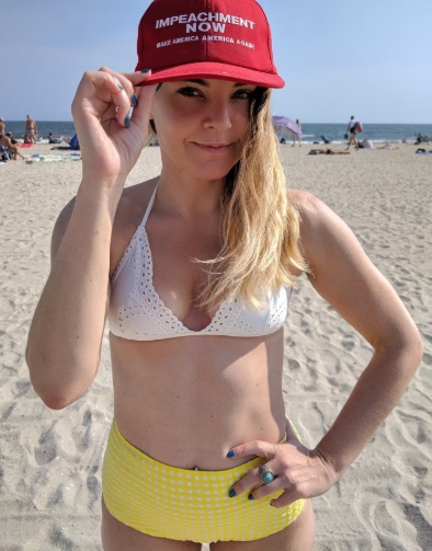 PHOTO Hot Blonde Wearing A Red Impeachment Now Hat