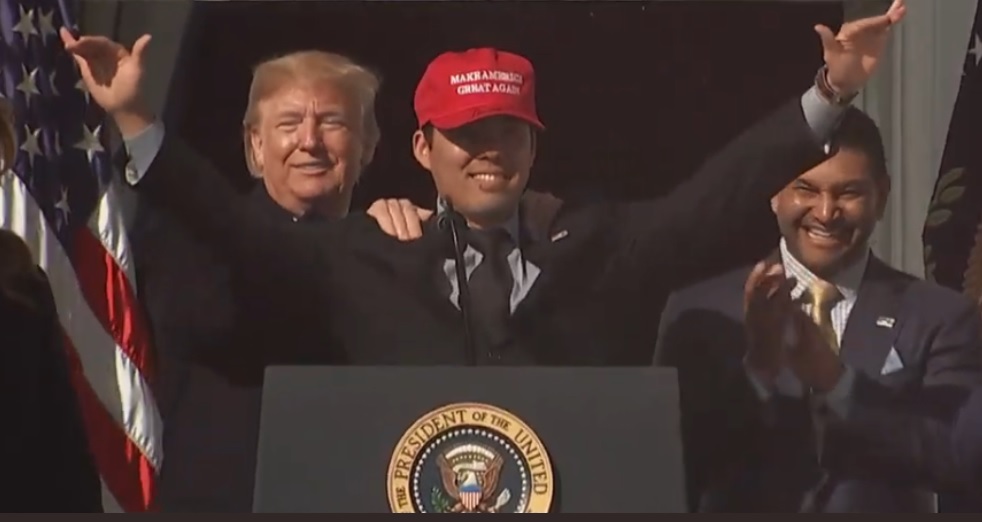 PHOTO Kurt Suzuki Wearing Make America Great Again Hat