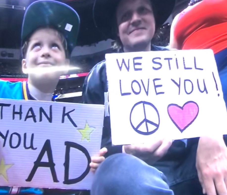 PHOTO Only Pelicans Fans In The Arena Holding Sign That Says Thank You Anthony Davis We Still Love You