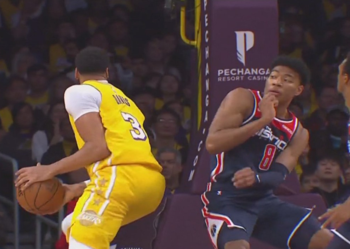 PHOTO Rui Hachimura's Face Screams I'm Scared Of Anthony Davis