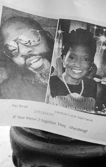 PHOTO Someone Posted Sign In Birmingham Alabama With Picture Of Two 2 People If You See Them Together They're Cheating