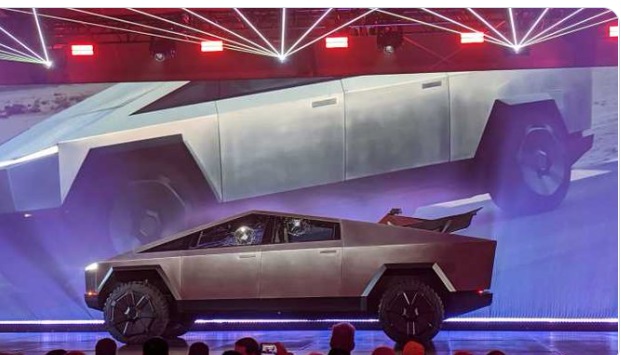 PHOTO Tesla Cybertruck Design Projected On Huge Screen At Tesla Headquarters