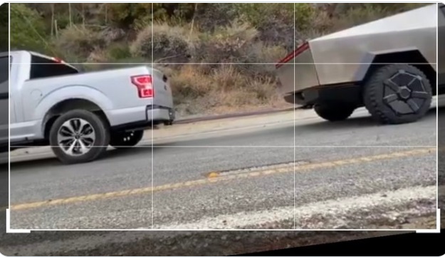 PHOTO Tesla Cybertruck With Flat Tire