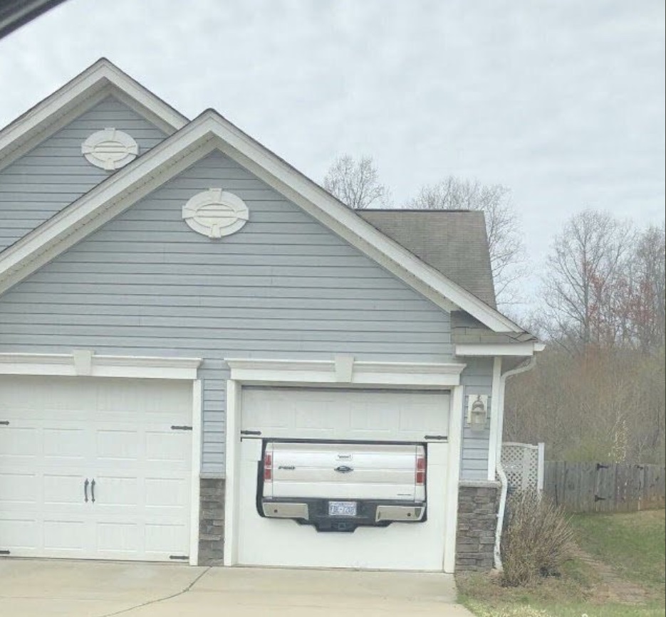 PHOTO Tesla Cybertruck Won't Fit In A Garage