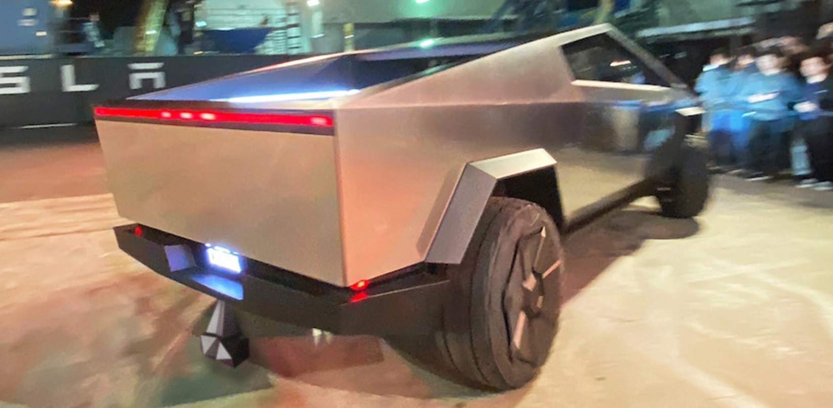 PHOTO The Tesla Cybertruck Hitch Is So Strong It Could Injure Someone