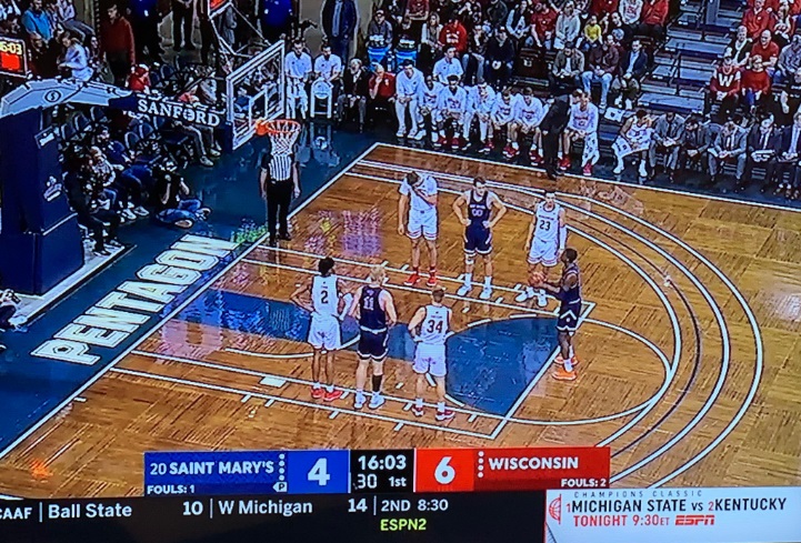 PHOTO There Were Three 3 Point Lines On The Court For Saint Mary's Wisconsin