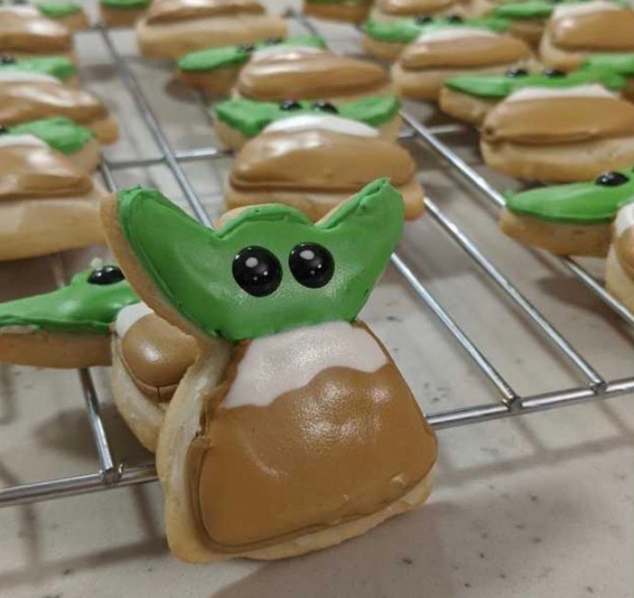 PHOTO Baby Yoda Christmas Cookies