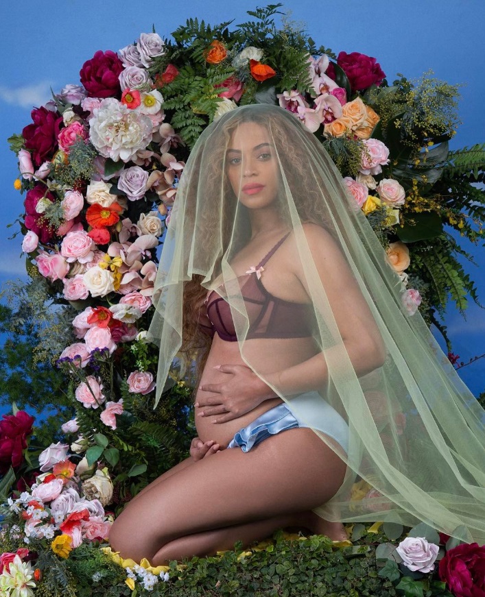 PHOTO Beyonce Pregnant With A Baby Yoda