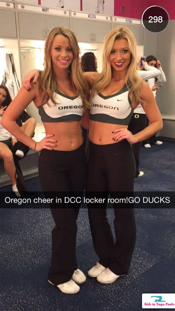 Photo Inside Oregon Ducks Cheerleader Glamorous Locker Room