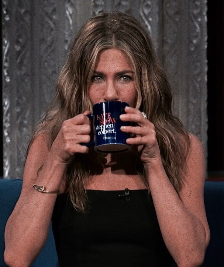 PHOTO Jennifer Aniston Looks Like A Man