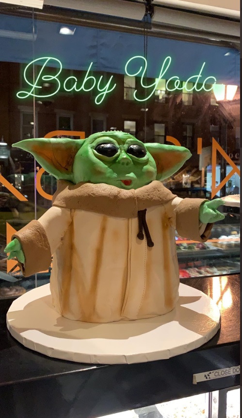 PHOTO Lifesized Baby Yoda Cake