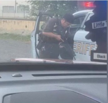 PHOTO Of Hawaii Sheriff Securing Pearl Harbor Shipyard With HUGE Gun