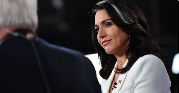 PHOTO Tulsi Gabbard Side Eyeing Bernie Sanders