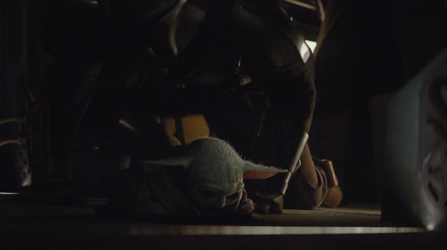 PHOTOS The Mandalorian Dropped Baby Yoda On The Floor