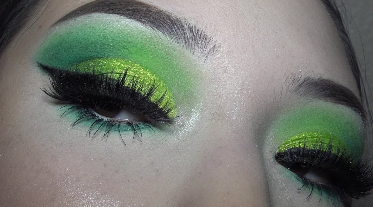 PHOTO Baby Yoda Green Makeup