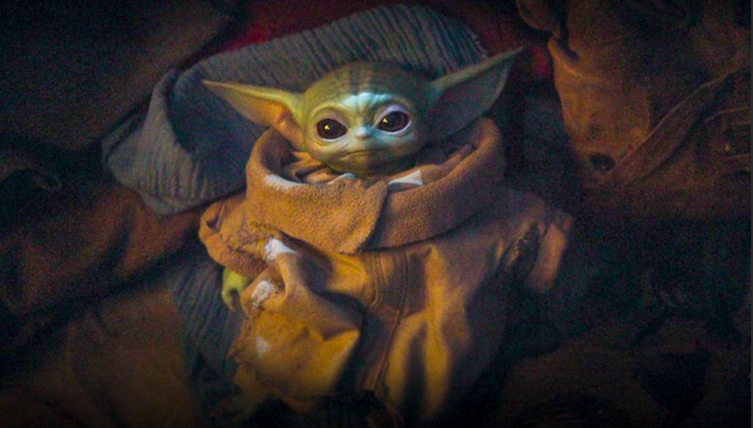 PHOTO Baby Yoda Hiding In The Closet