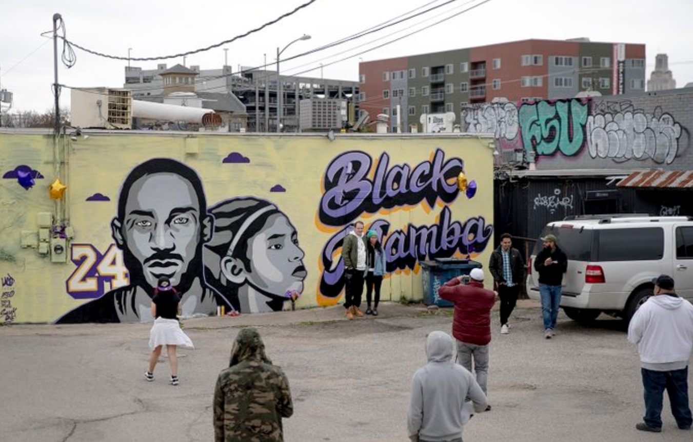 PHOTO Kobe Bryant Mural In Austin Texas