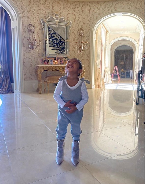 PHOTO Kobe Bryant's Daughter Wearing Christian Louboutin