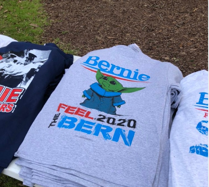 PHOTO Baby Yoda Feel The Bern Bernie Sanders T-Shirts